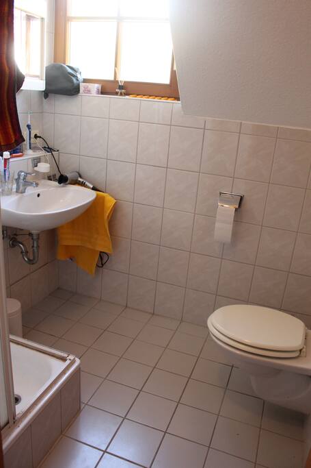 Helles Badezimmer