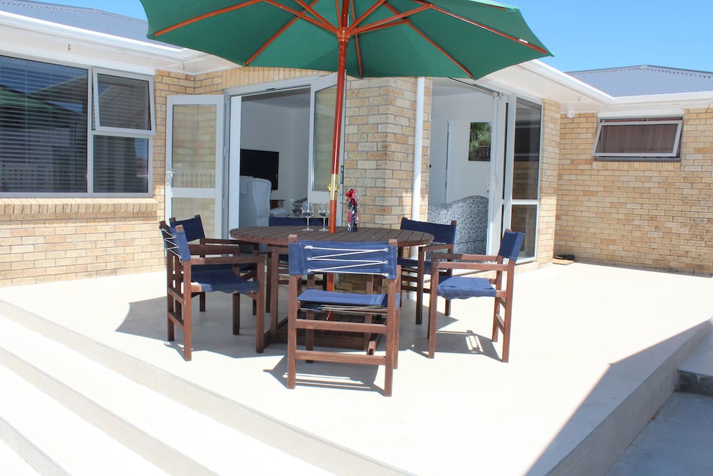 Outdoor BBQ settings