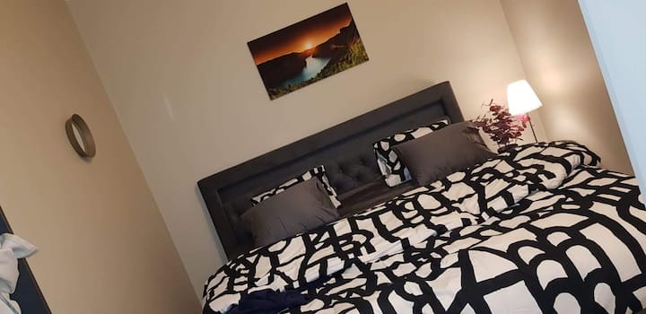Chambre principale avec lit de 180 cm