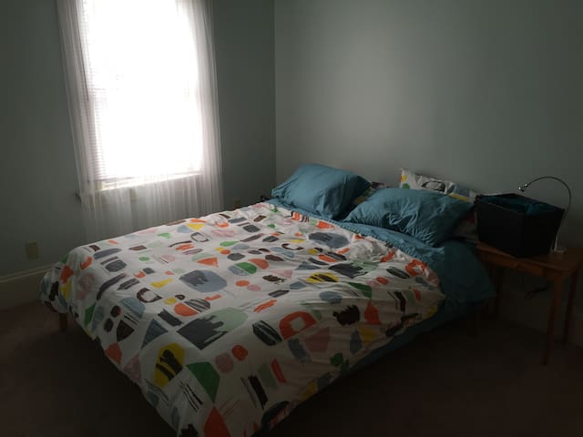 Seafoam Room & shared bath in upper flat