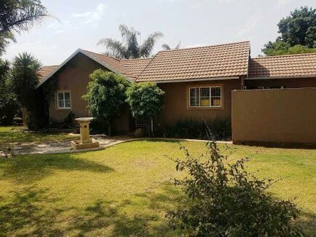 Airbnb Allen S Nek Vacation Rentals Places To Stay Gauteng South Africa