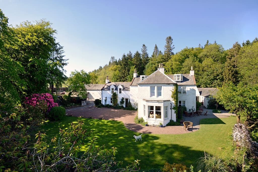 CRAIGADAM COUNTRY HOUSE
with Monty the Labrador!