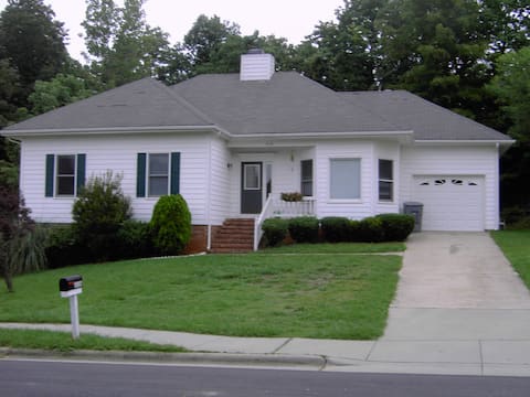 Room with private bath in Charlotte.
