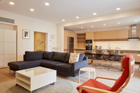 Modern Lux 2BR  w/Pool...Near Cascade