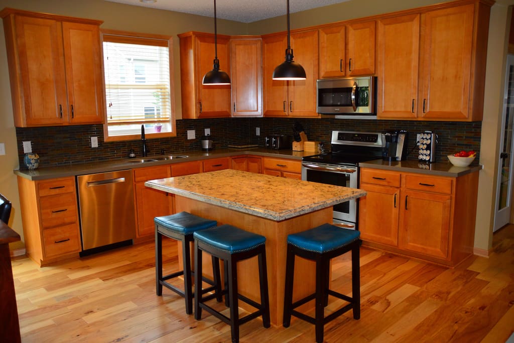 Kitchen complete with all the necessities.