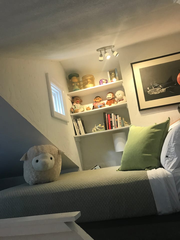 Dallas At Your Doorstep! /Private Guest Suite - Dallas, TX