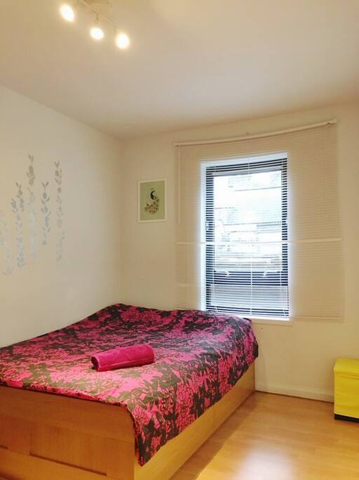 Guest room N1: double bed and a window to private courtyard
