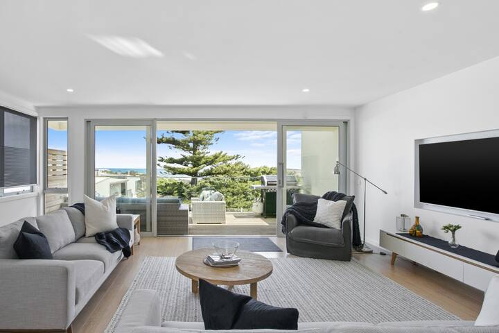 Beachside Living with Sea Views at The Pines gallery image 2