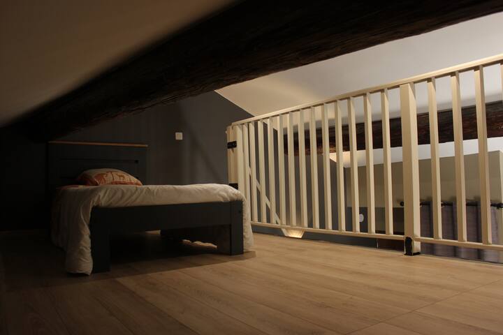 ركن الميزان بسرير 90 × 190 سم