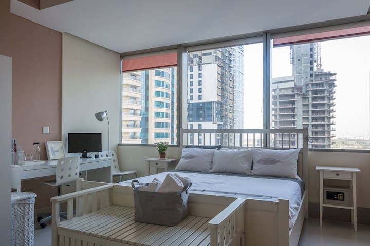 High-rise Private Room in Dubai Marina
