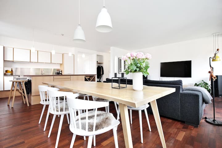 Lux 105 m², balcony, FREE priv. parking, EVcharger