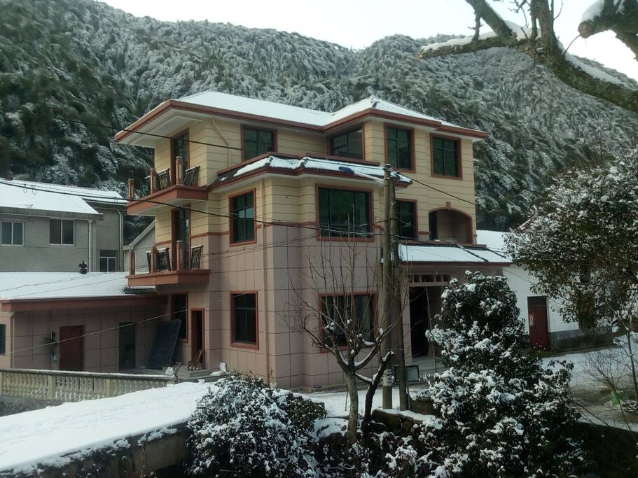 雪中民宿