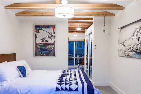 ZEN HAUS. An inner SE Hawthorne/Division Studio.