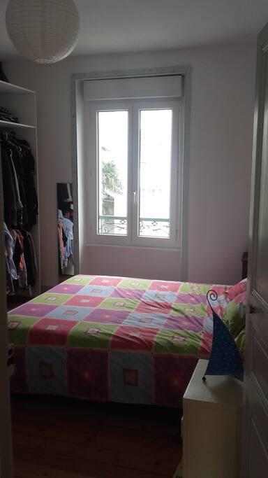 Chambre 1 : lit160 + dressing
