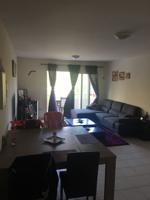 Salle a manger + salon