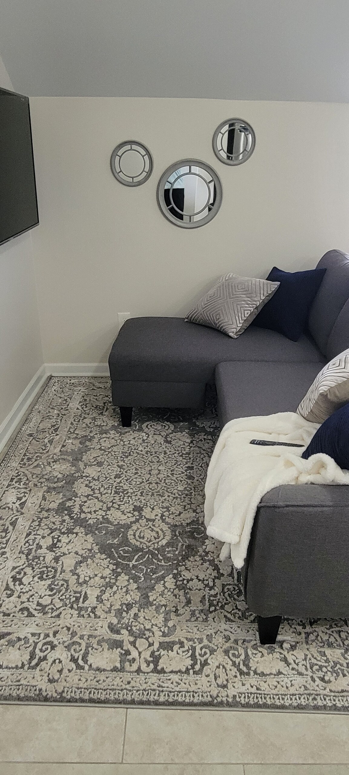 ספה נפתחת בגודל מלא