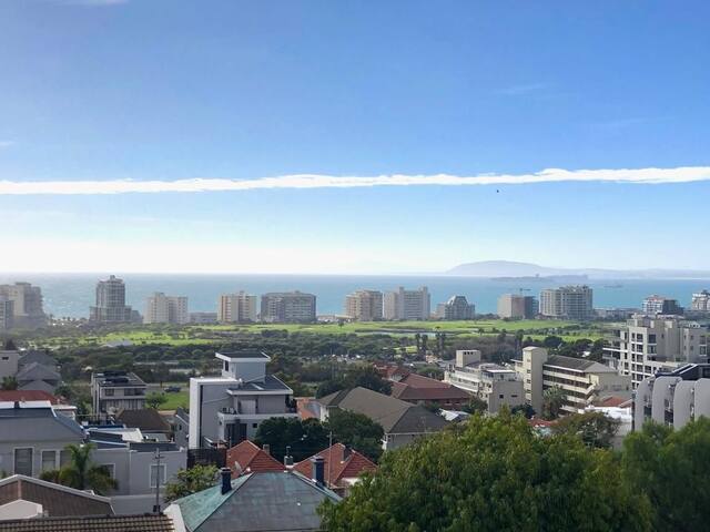 Beautiful house with 180° views gallery image 4