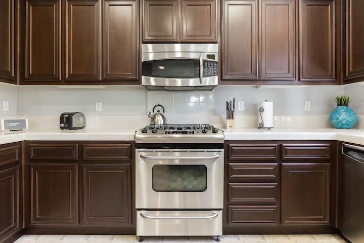 Enjoy the Comfort~Levi Stadium~large group~7 beds