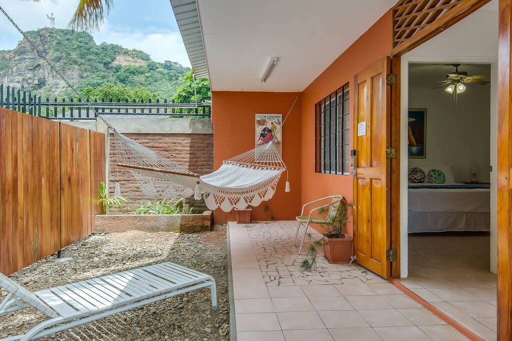 Elementos del Sur, 2-Bedroom Casita Private Patio