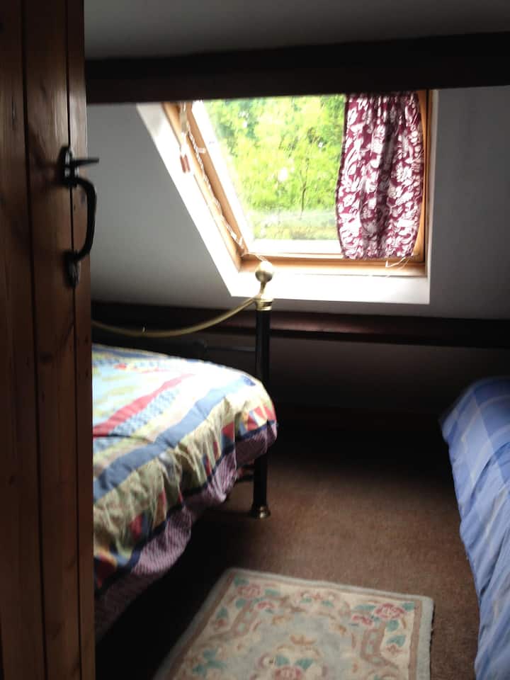 Единична с допълнителна тесна спалня 4