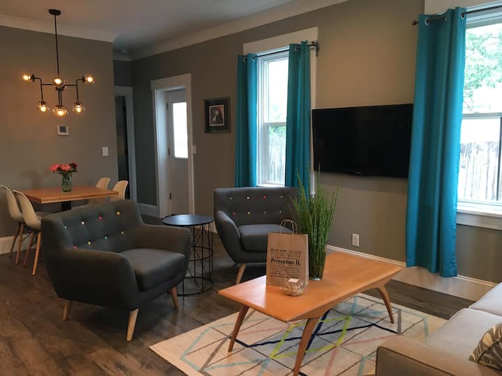 Enjoy the cozy living room complete with flat screen t.v., cable, and wifi