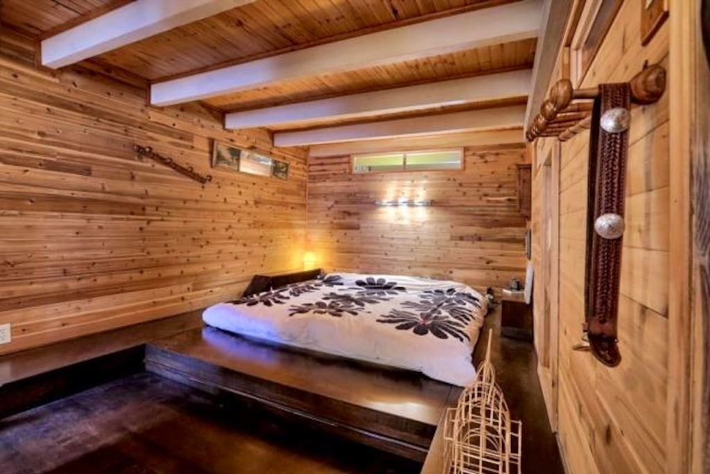 Lit king size, chambre originale!
