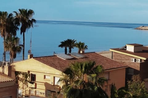 A great view of the sea, bright and comfortable