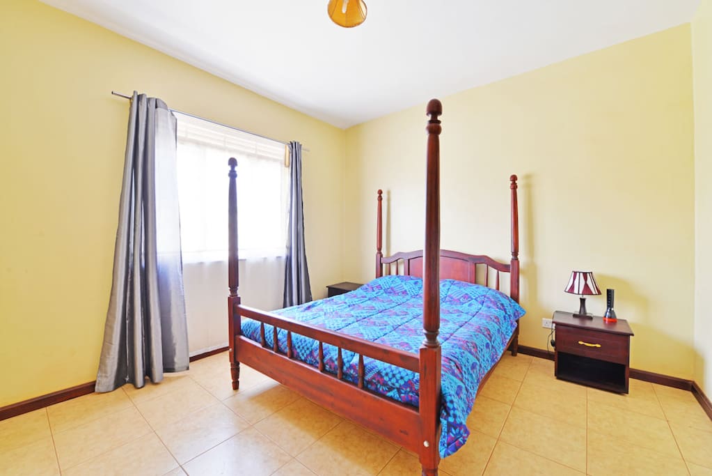 Queen Size Bed with fitted wardrobe