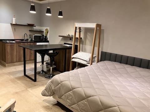 Modern studio apartment 100 meters from the beach