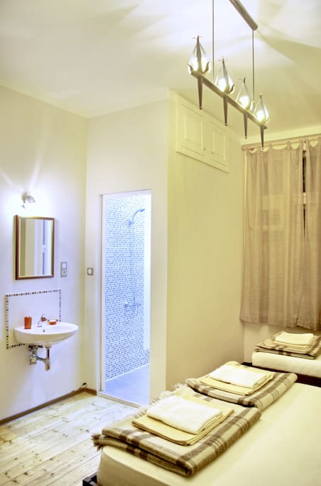 ensuite room