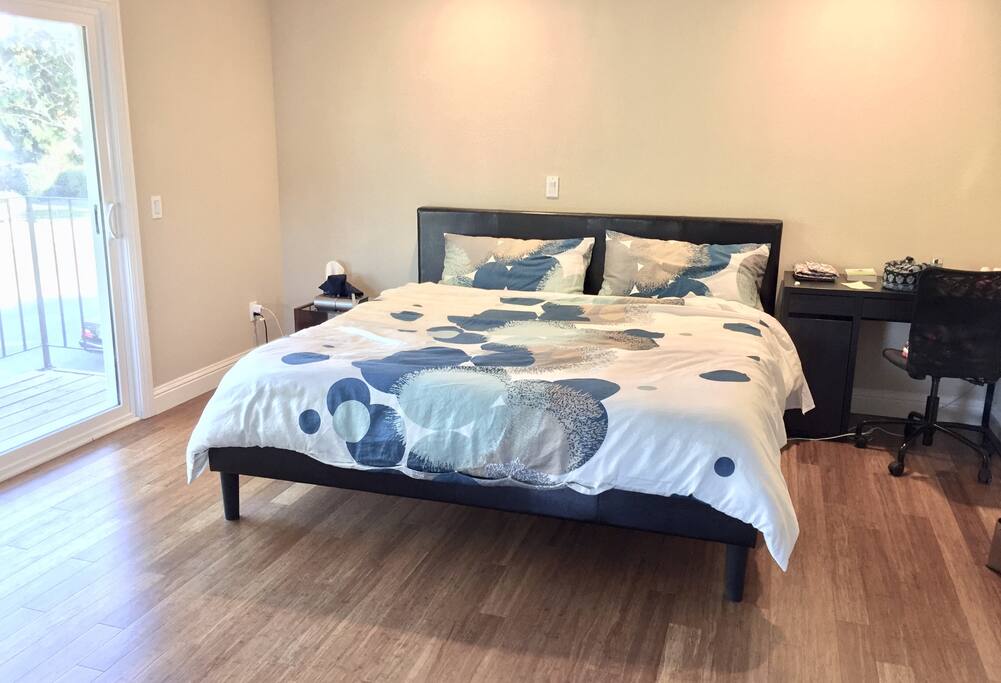 King size bed