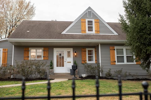 Charming Bungalow in Historic St. Charles, MO