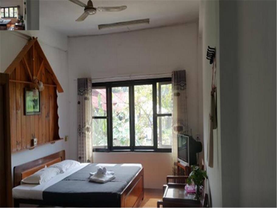 Economy Room