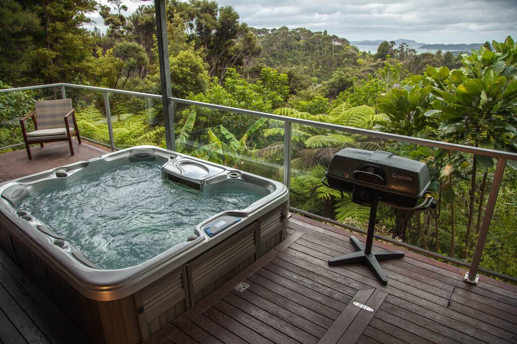 Spa to forest and sea view, bottom deck