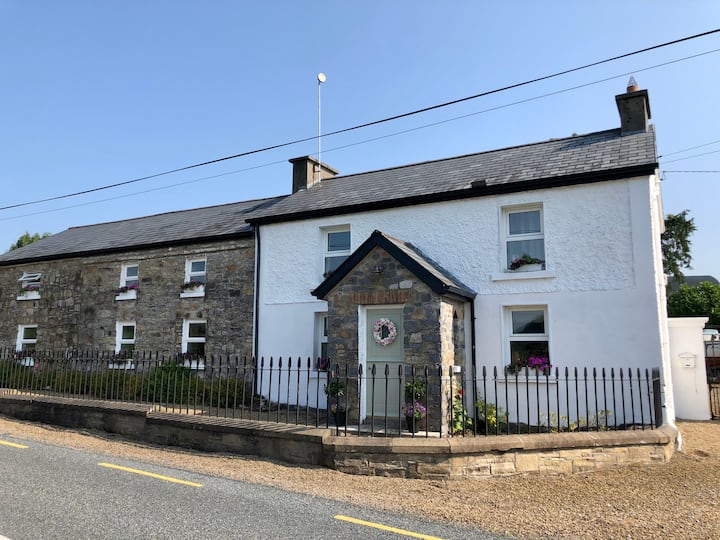 Traditional Cottage With Bags Of Character - Irlanda