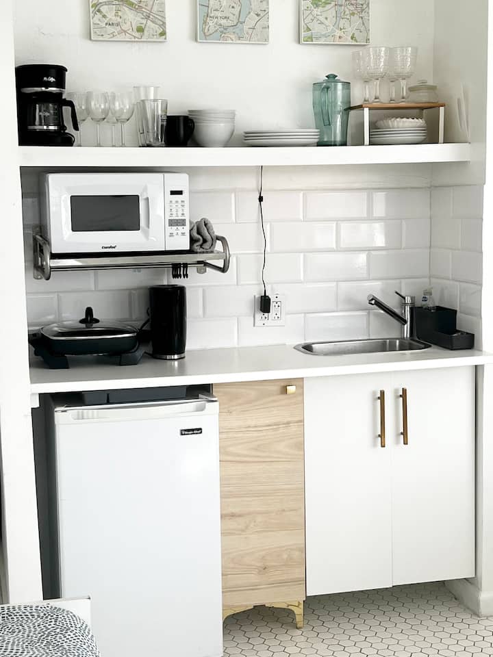 Corner Studio $1m Waterviews #Mybeachspotmiami - Miami Beach, FL