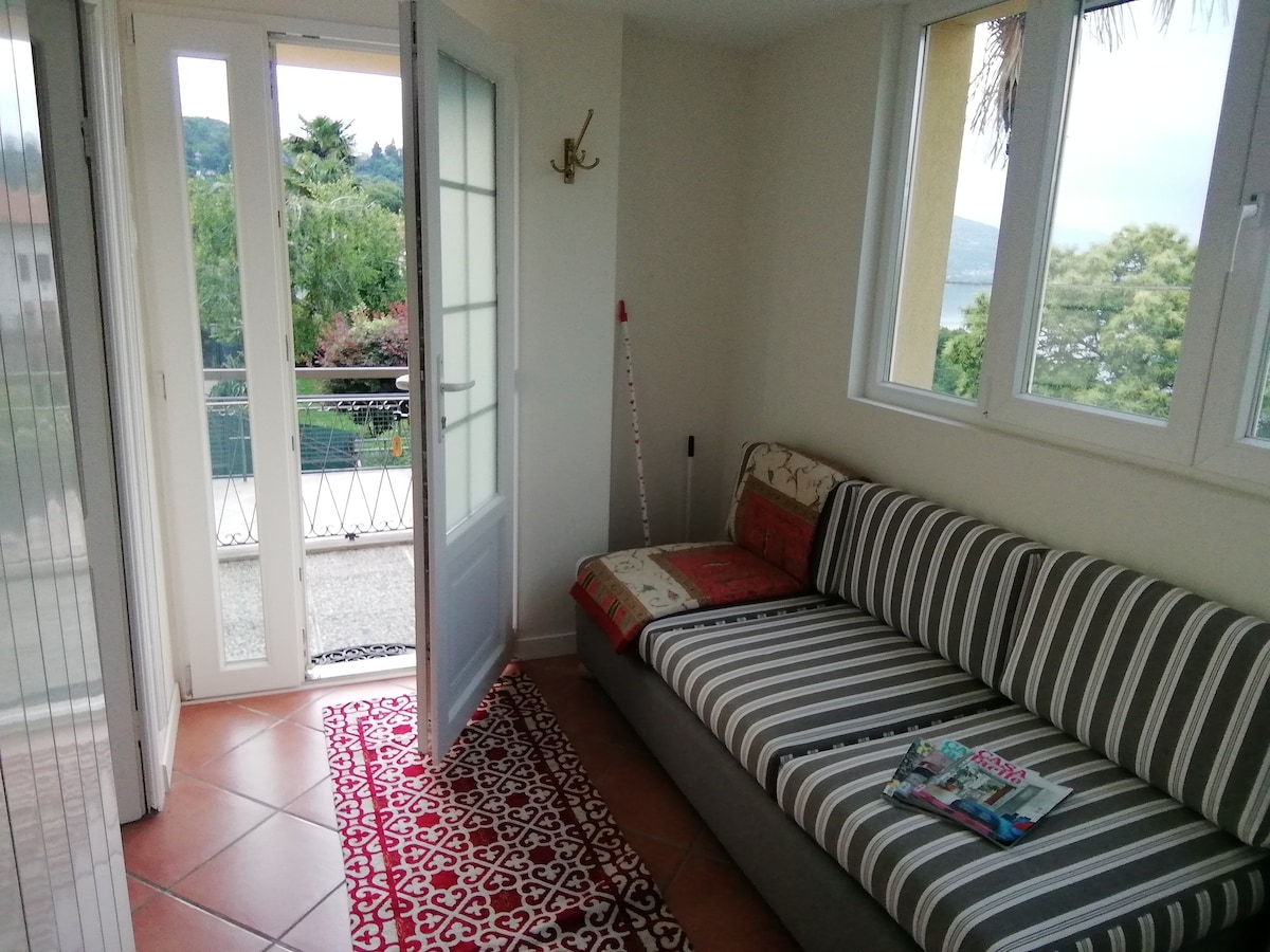 Top performing Airbnb: LAGOBEL- lake view apartment in Arona