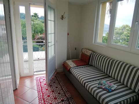 Airbnb con migliori performance: LAGOBEL- lake view apartment a Arona