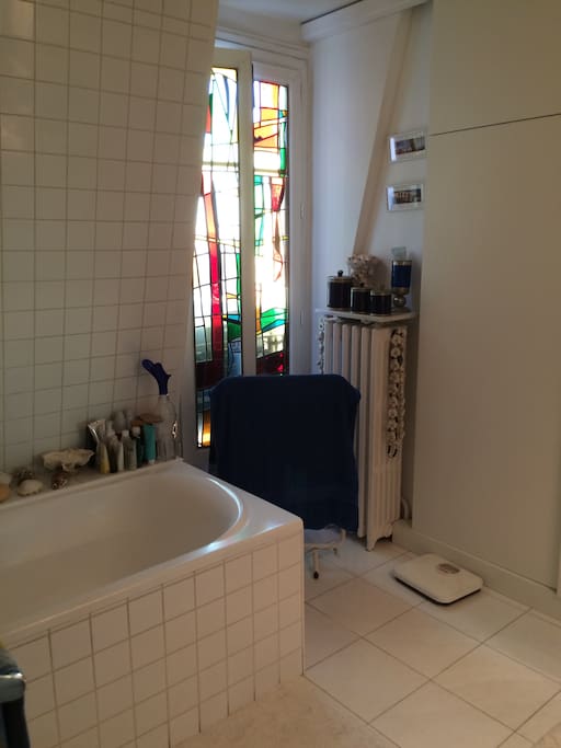 BIG WELL LIT UP BATHROOM