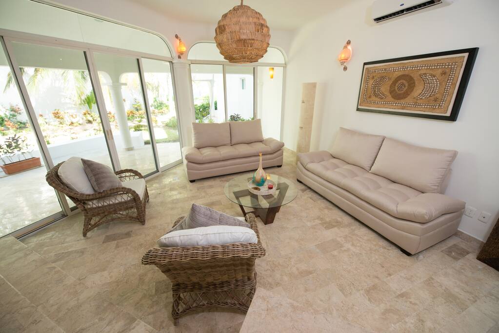 Spacious living room