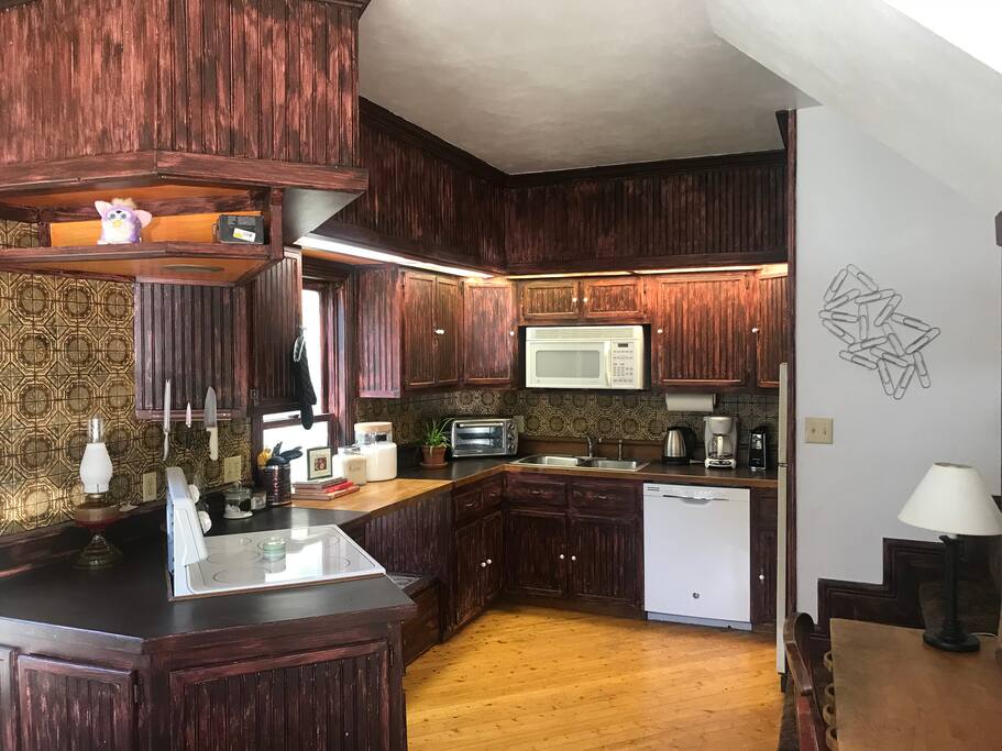 Full kitchen