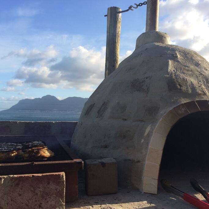 Pizza oven and braai on deck