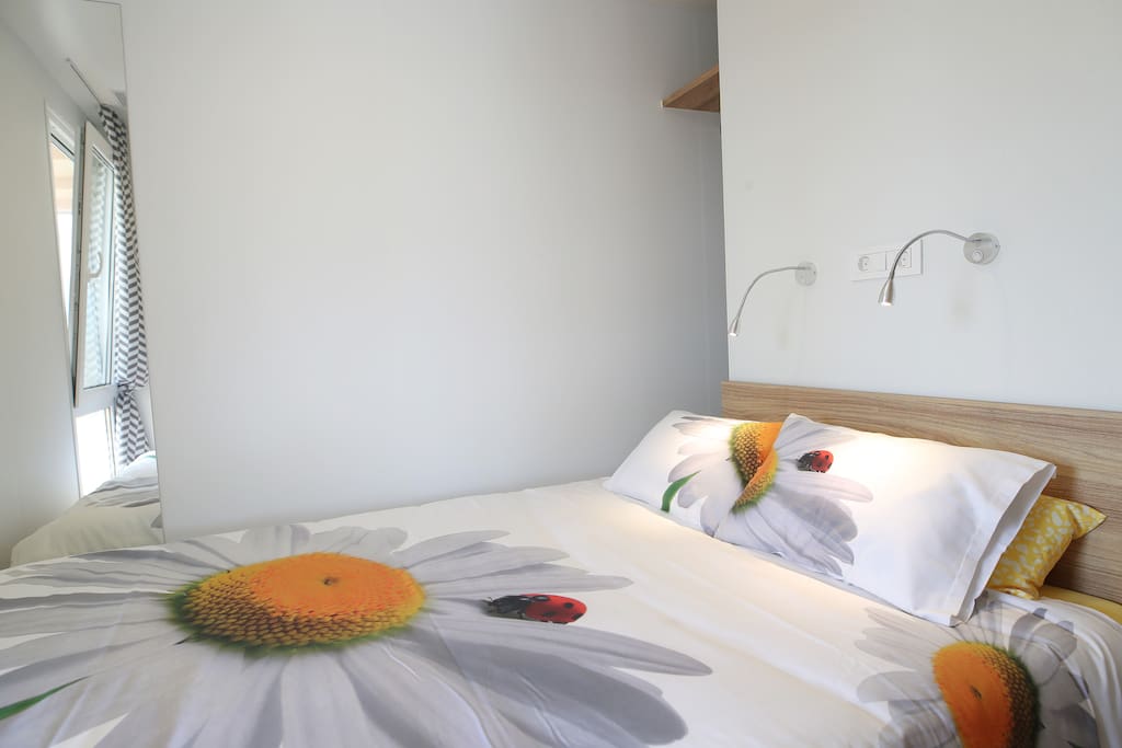 Double bed in 1 bedroom bungalow