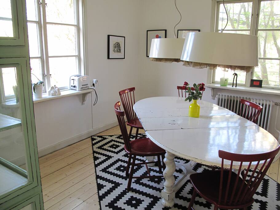 The diningroom, table for 6 persons.