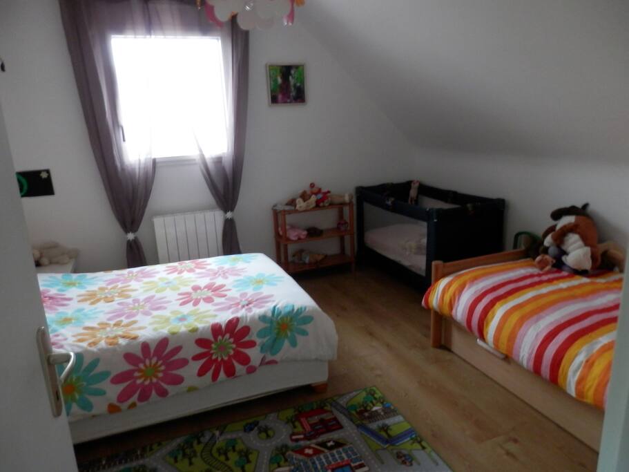 la 2eme chambre de l'etage(12m2)