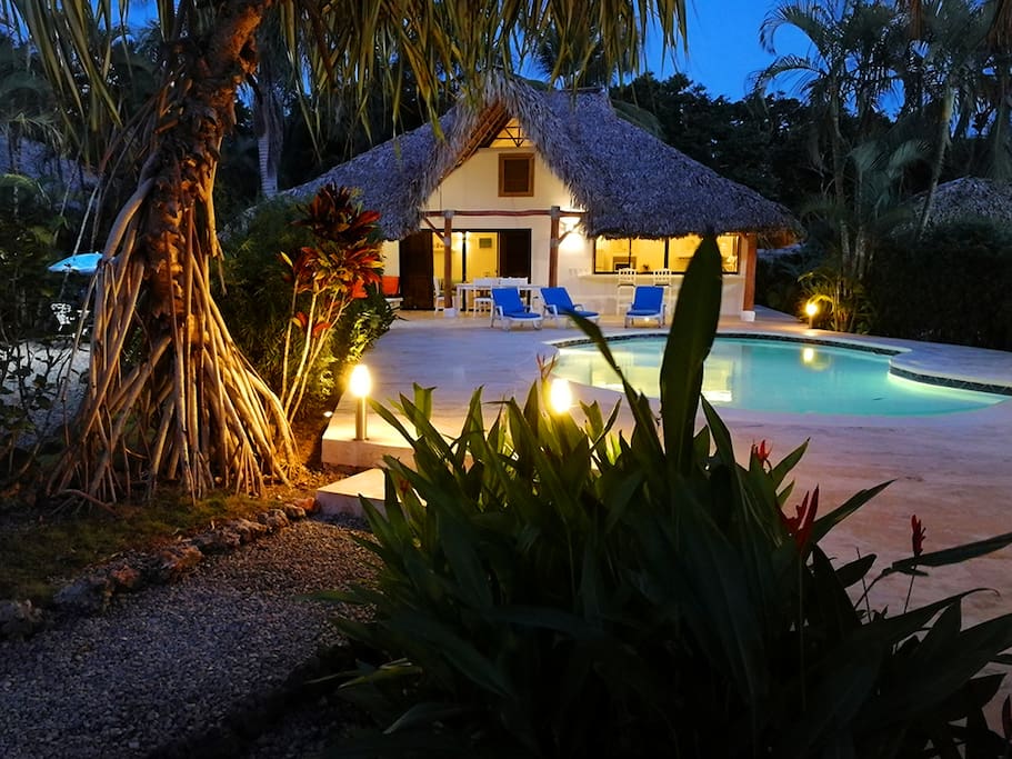 Casa Léa by Night