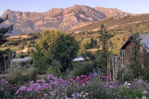 Small cottage in the Ubaye mountains