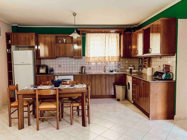 Cozy apartment near Airport and beach