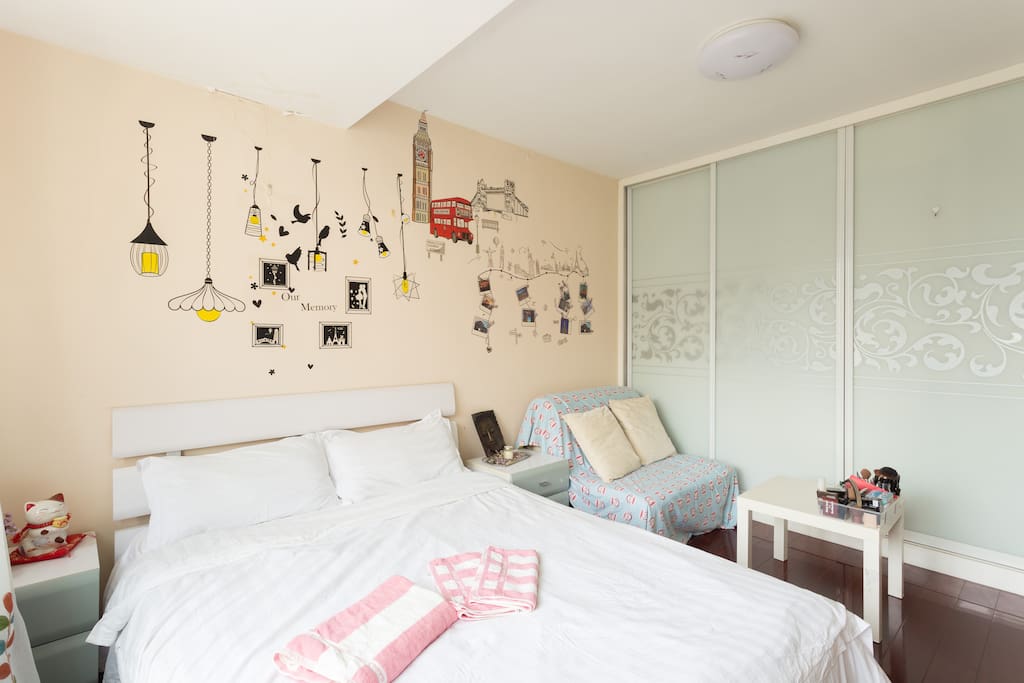 kingsize bed