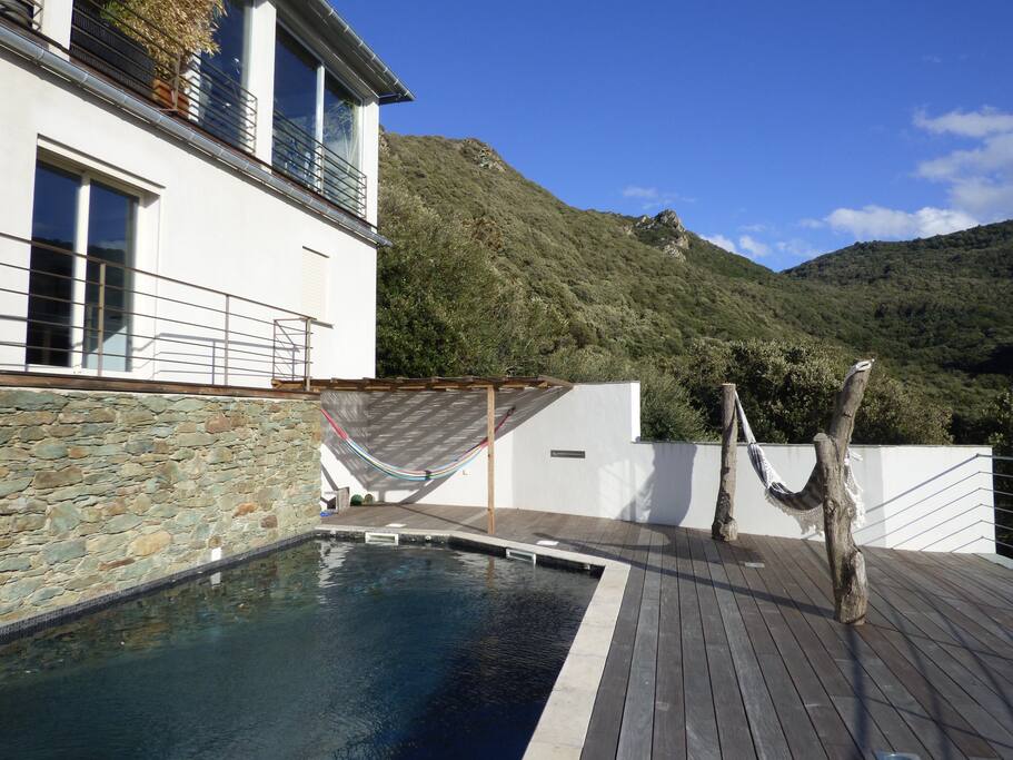 Villa avec piscine, vue mer et environnée du maquis